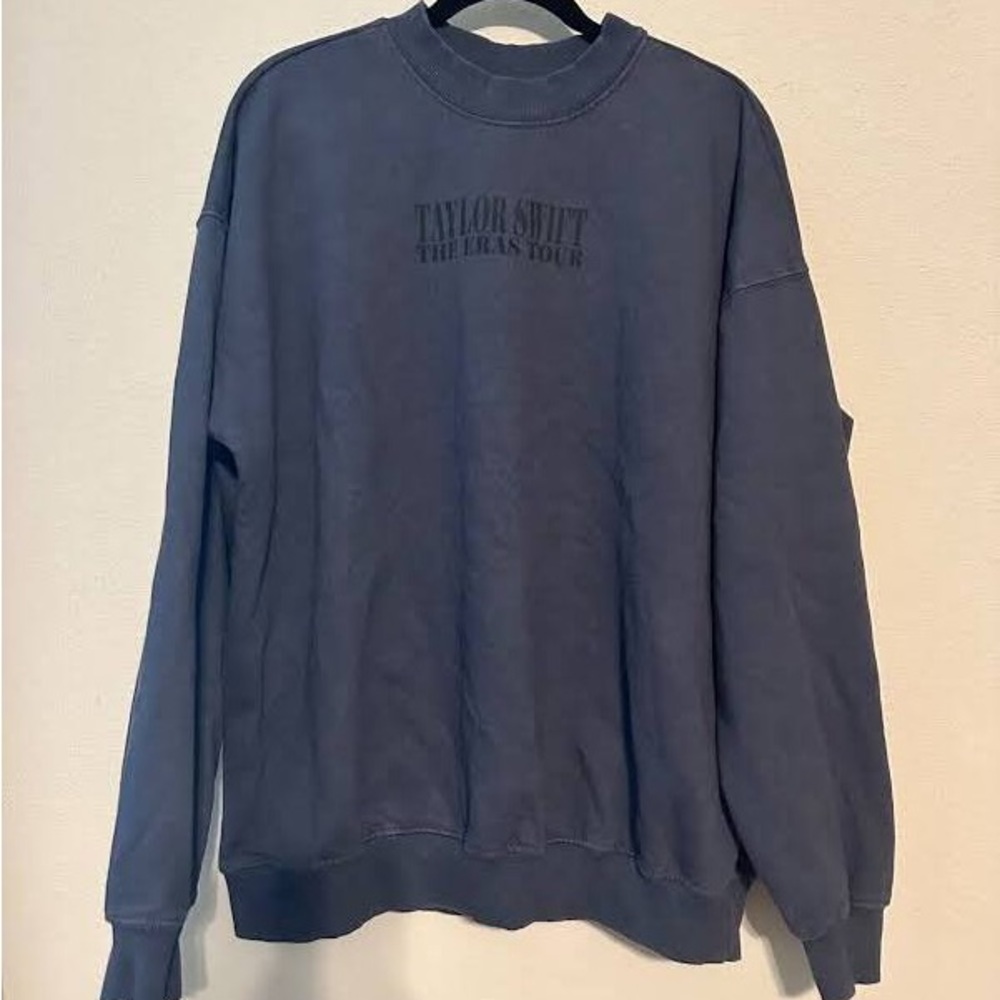 Taylor Swift Eras tour blue crewneck size L